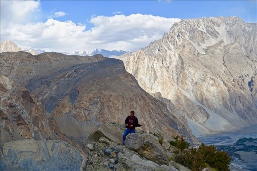 Amyn on path above Borith Lake