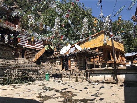 community square, Kalash
