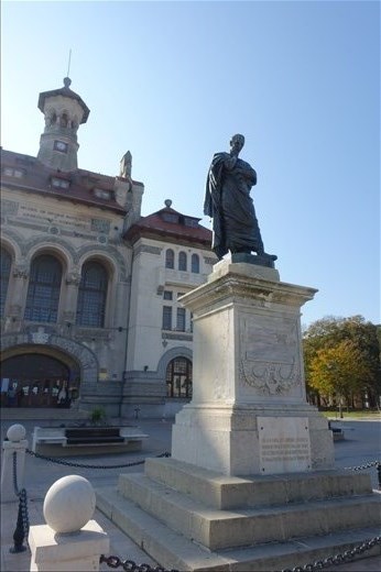 Ovid in his square