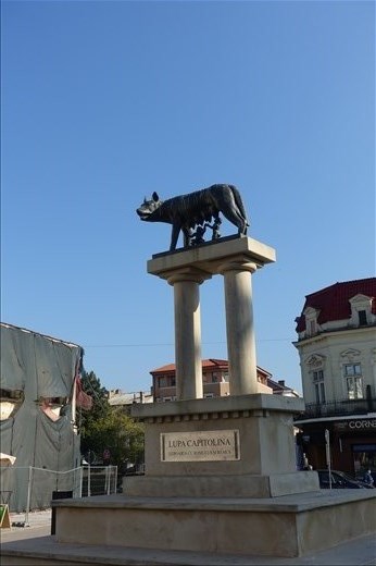 Romulus and Remus statue