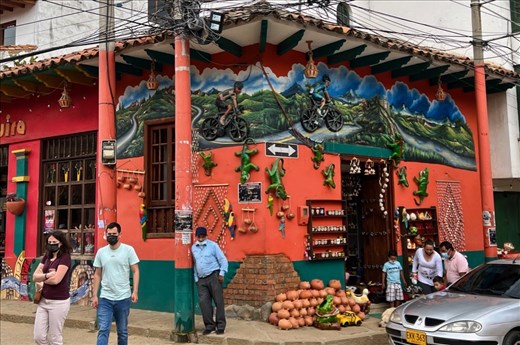 Raquira murals