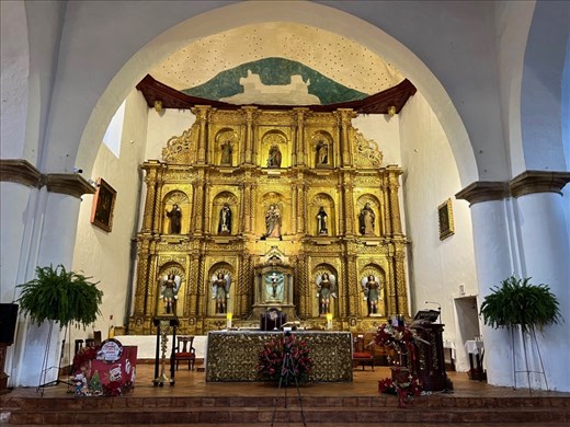main altar in Villa de Leyva church