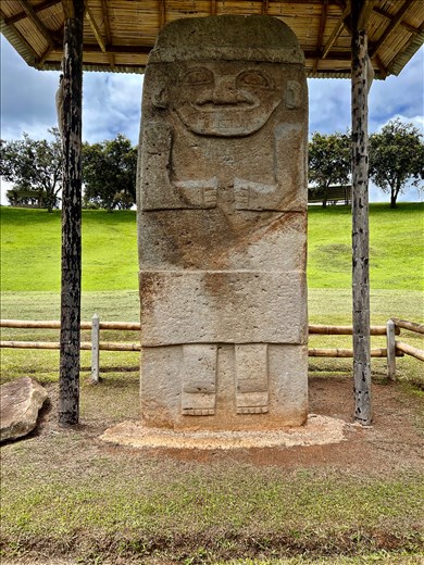 Alto de los Idolos, Female figure who floats above (the feet are not touching the ground as they are in all other statues). She is also the tallest of the figures found in the region.