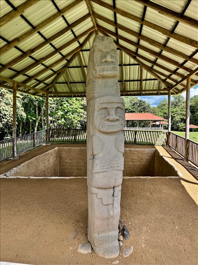 tomb and guardian figure found a little ways away from the tomb, Alto de las Piedras