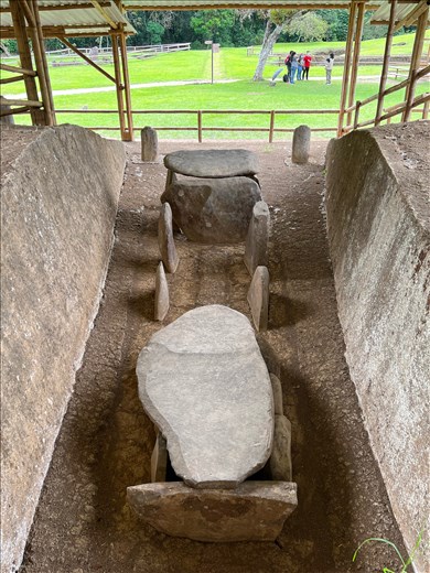 tomb with tunnel, Archeological Park