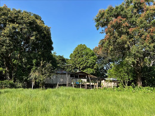 house near the beginning of the walk to Laguna Damas del Nare