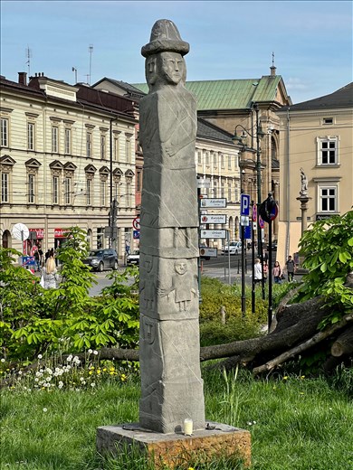 copy of 10th c stele at foot of Wawei Hill