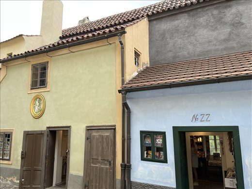 Golden Road - Kafka House (Nr. 22)