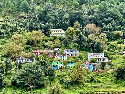 typical Kumaon architecture in valley between Kausani and Dwarahat