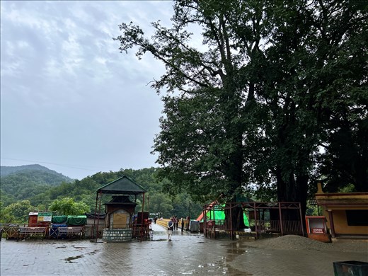 Entry square by Giriji Temple