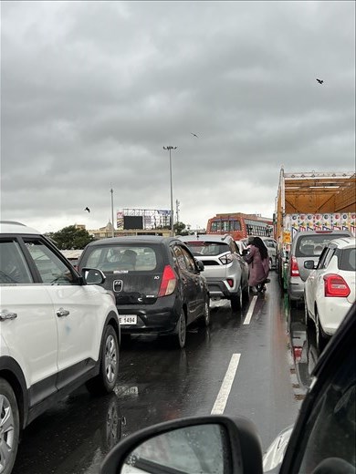 traffic jams throughout the drive