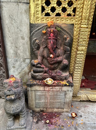 Ganesha in Thamel outside Bhagwati Temple