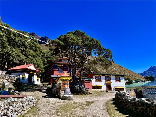 Khumjung monastery