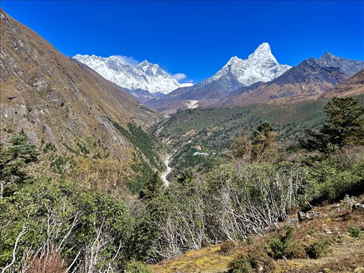 path from Tengboche to Dingboche and beyond