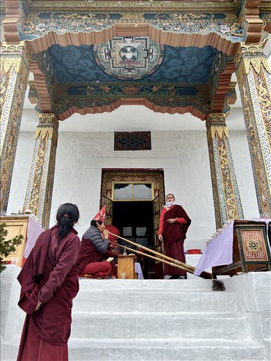 monks at National Memorial Chorten