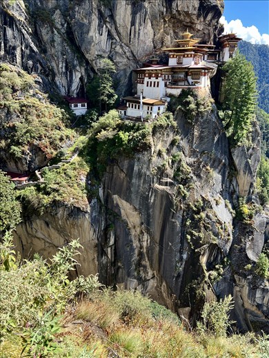 one goes down to go up, Tiger's Nest