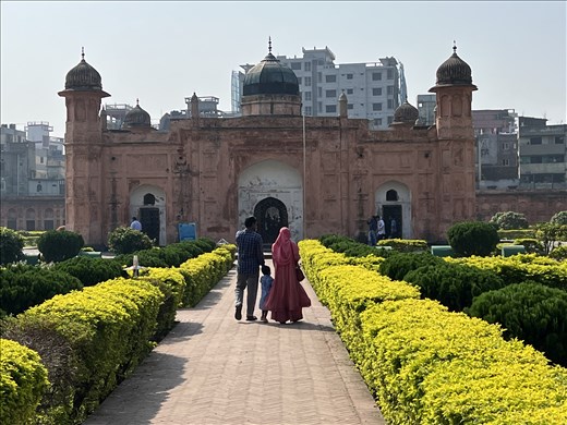 Fort Lalabag, Bibi Pari Mausoleum