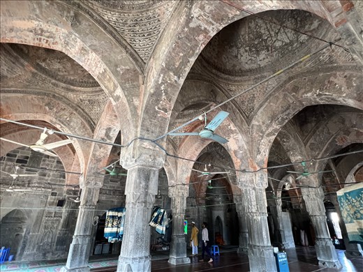 inside Small Golden Mosque, Gaur