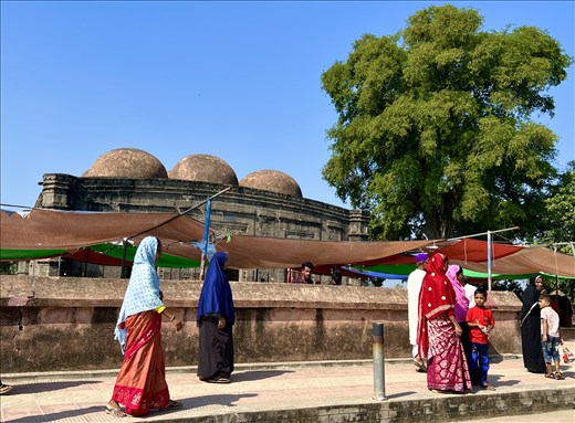 in front of Kusumba mosque with festival goers