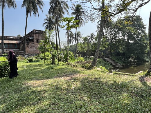 Ghat and garden by Panam city with young couple