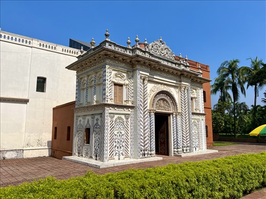 Entrance to Sardarbari Palace
