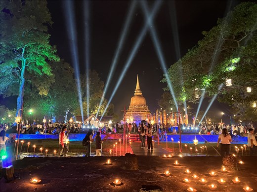 Wat Mahathat in lightshow