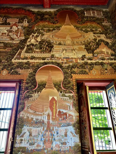murals by Nakhon Pathom Chedi