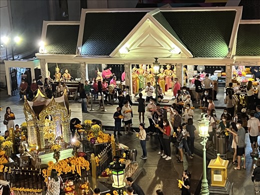 Evening show by local Erawan Shrine