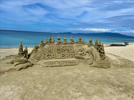 sand art at White Beach