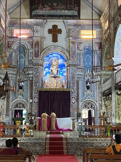 inside Sta. Cruz - second oldest church in Kerala