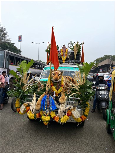 car decorated for pilgrimage to Sabarimala