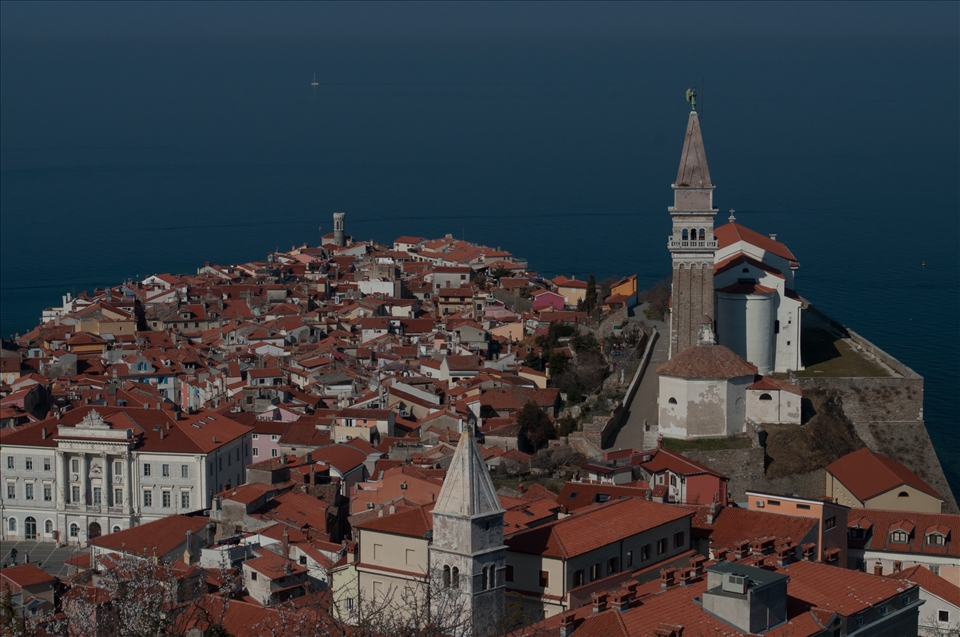 A glimpse at the small city from the top of the hill.