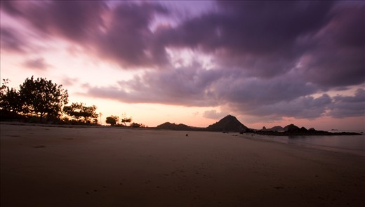 Dreamy, dramatic, purple and arid… the hill wakes gently to the morning breeze.
