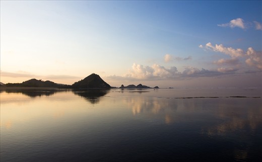 Calm, relaxing, blue and gentle… the hill dives into a state of reflection.