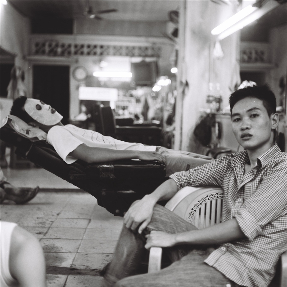 A men-only environment conveniently offers an in- house beauty treatment