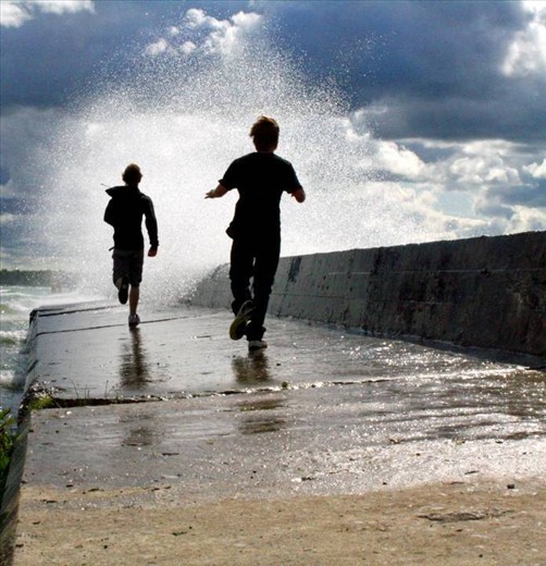 Bearing the storm, Danger ahead, Port Elgin Ontario