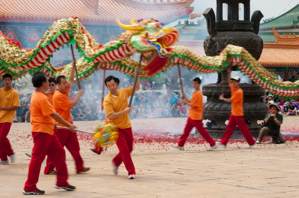 According to traditional Chinese mythology, dragon is a very auspicious yet powerful animal. It signifies courage, power and its ability to overcome any obstacles in its course.