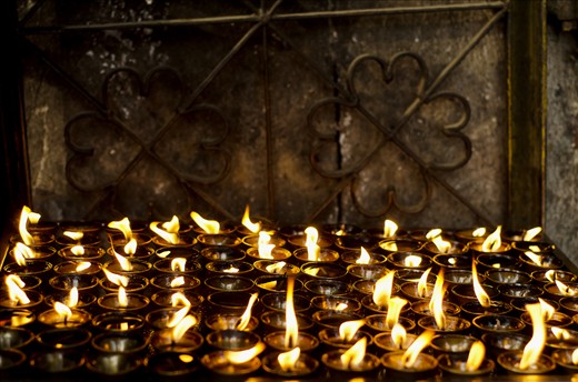 This very important event in Hindu culture is also known as Deepawali or the festival of lights. Streets will be lit up by thousands of small lights and candles. 