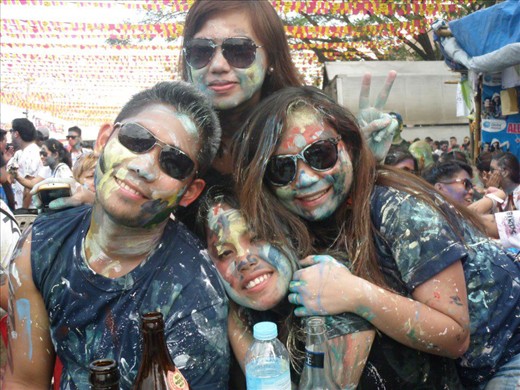 we were sitting and drinking red horse beer by the side of the road... it was a hot afternoon but we didn't mind.