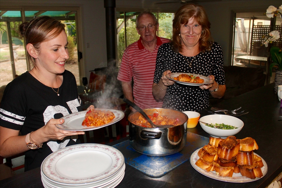 Dishing up. No pushing!