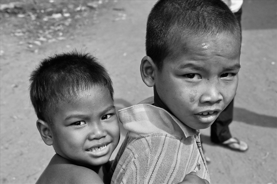 Despite living in great poverty, the sense of community is strong. Like brothers and sisters, they all take tare care of each other and smile at life.