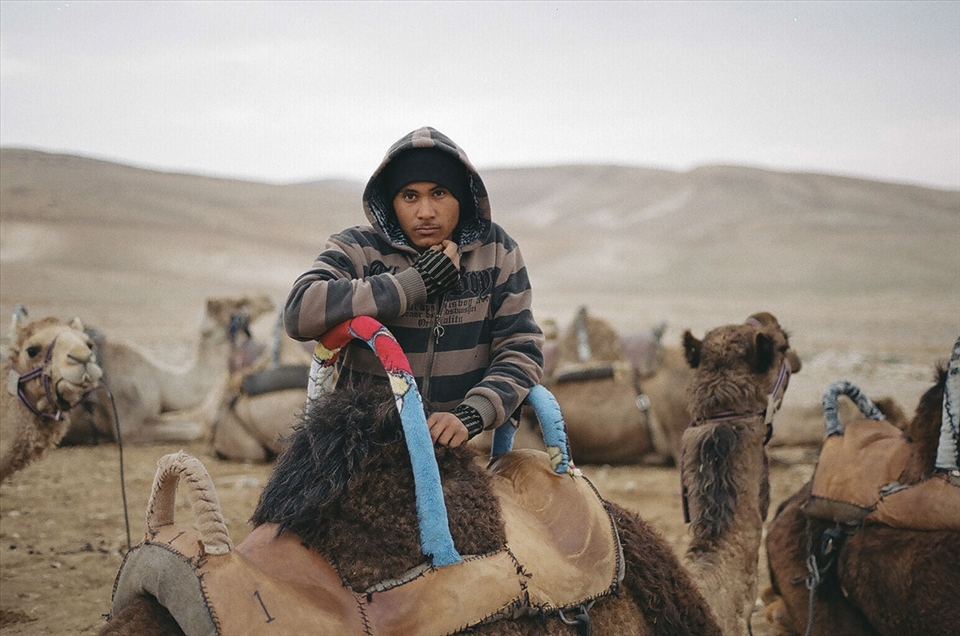 In Israel, when you reach 18 years old you must join the army. Every men and women – with very few exceptions – must serve. During January of 2014 I spent sometime talking to these young people so they could tell me a little bit about their reality.