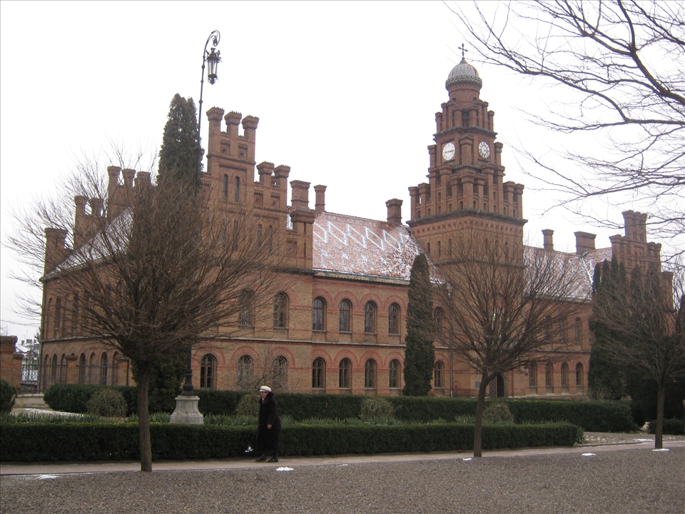 The University (1882), a former church - students study and get married here. 