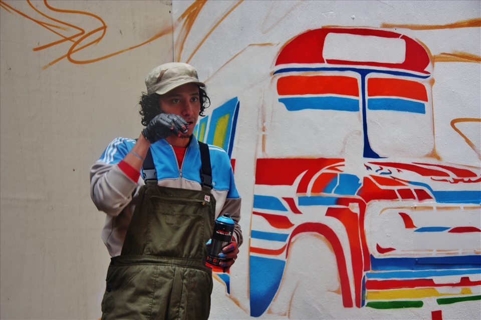 I came back to see the progress of the mural every day. Transported to Bolivia.