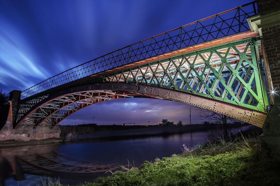This bridge is in Hibaldstow near Brigg, It is very dark and dull therefore I we