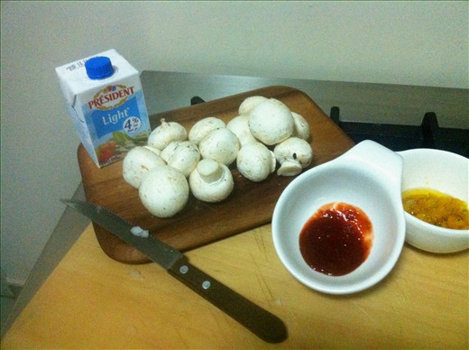 Cream, mushrooms, paprika paste and peruvian yellow pepper mixture