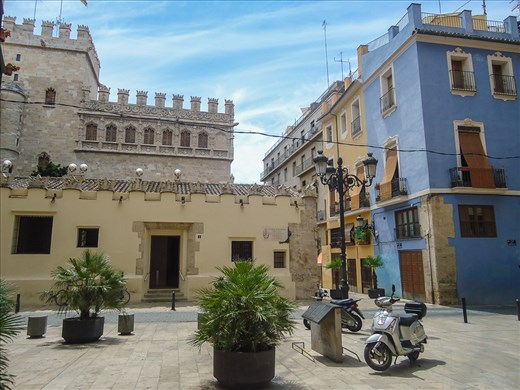 The time we found an hidden square in Valencia's ancient Barrio del Carmen