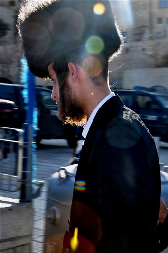 morning light . Men walking