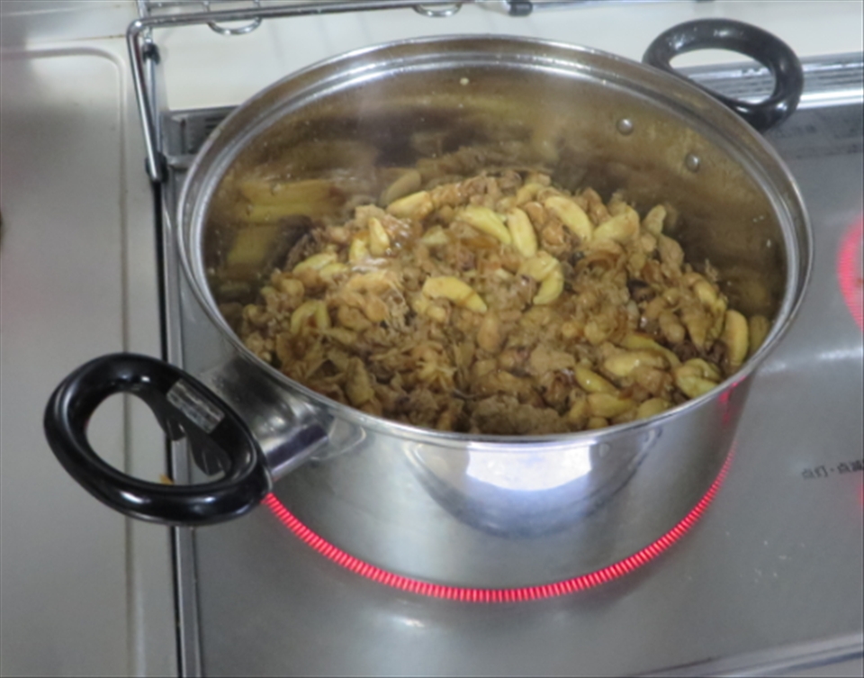 Hornet larvae simmering on the stove
