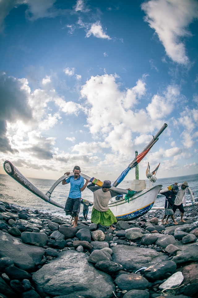 Every morning. With the sunrise, the fishermen bring back their boats.